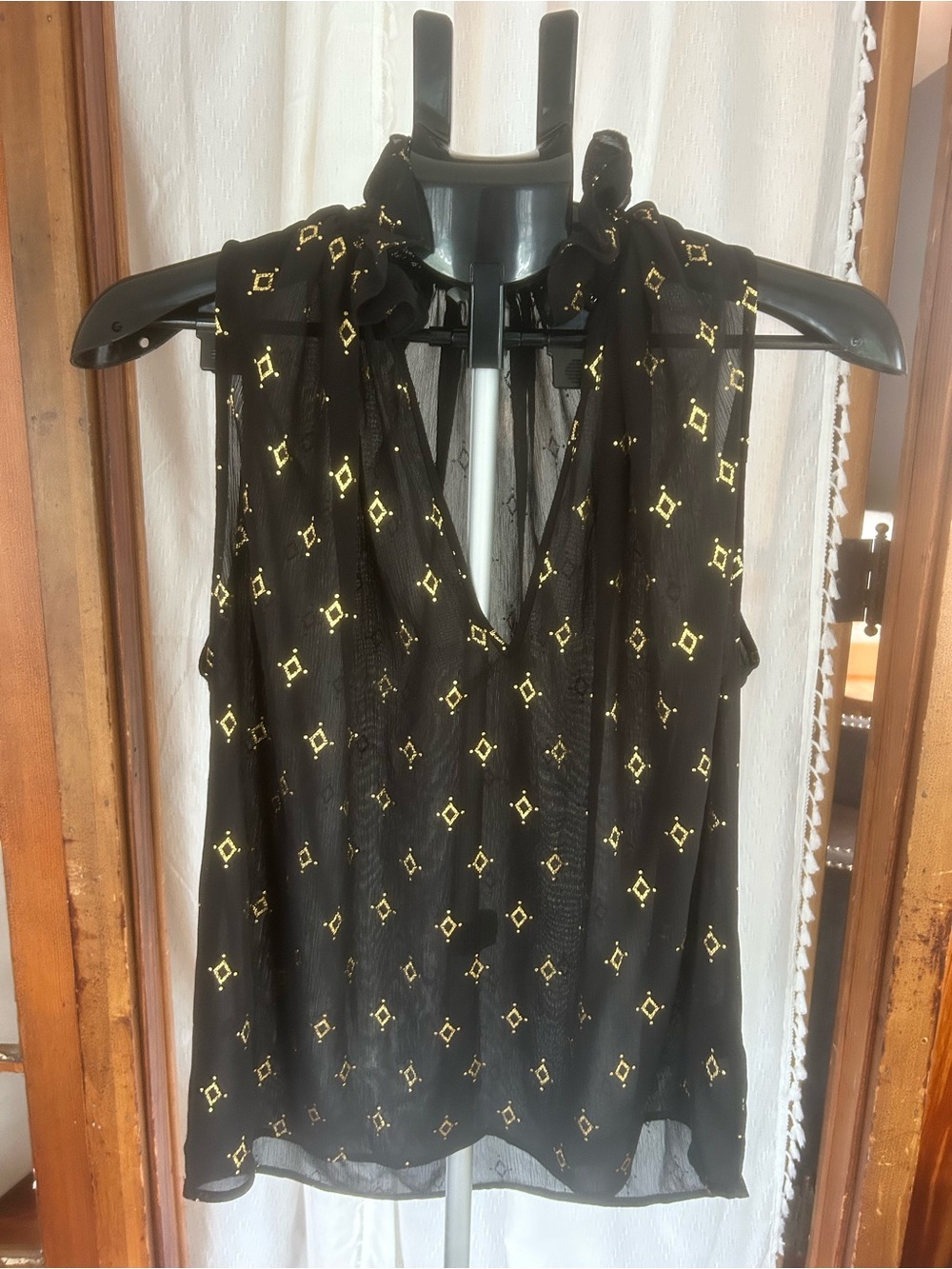 H&M Women’s Black Sheer Ruffle Collar V Neck Tank Blouse with Gold  Size 6